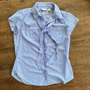 ✨ 5 for $25 ✨ New York & Co Blue White Blouse with Bow Tie Neck Sz XS